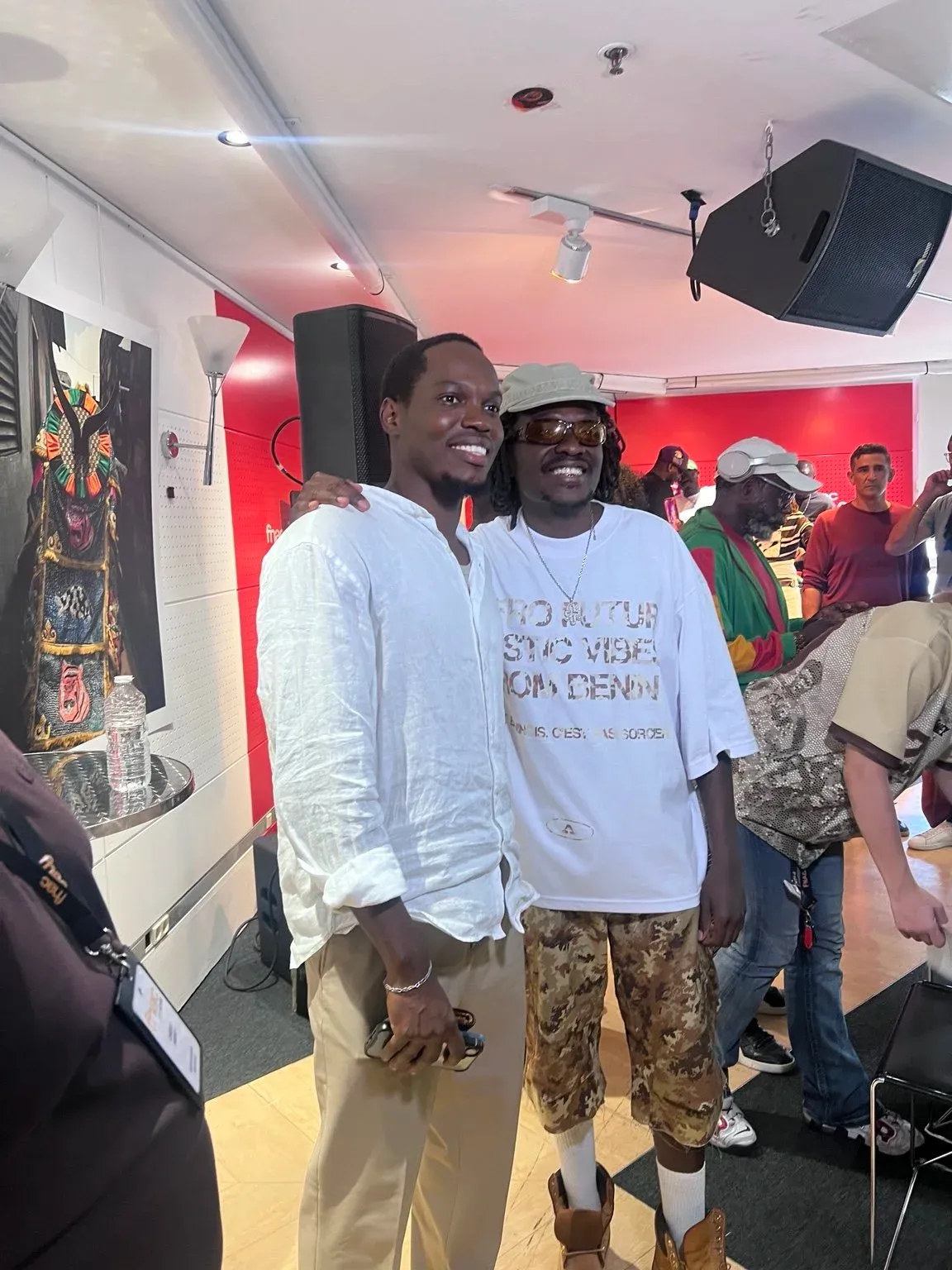 Un moment de rencontre après le showcase