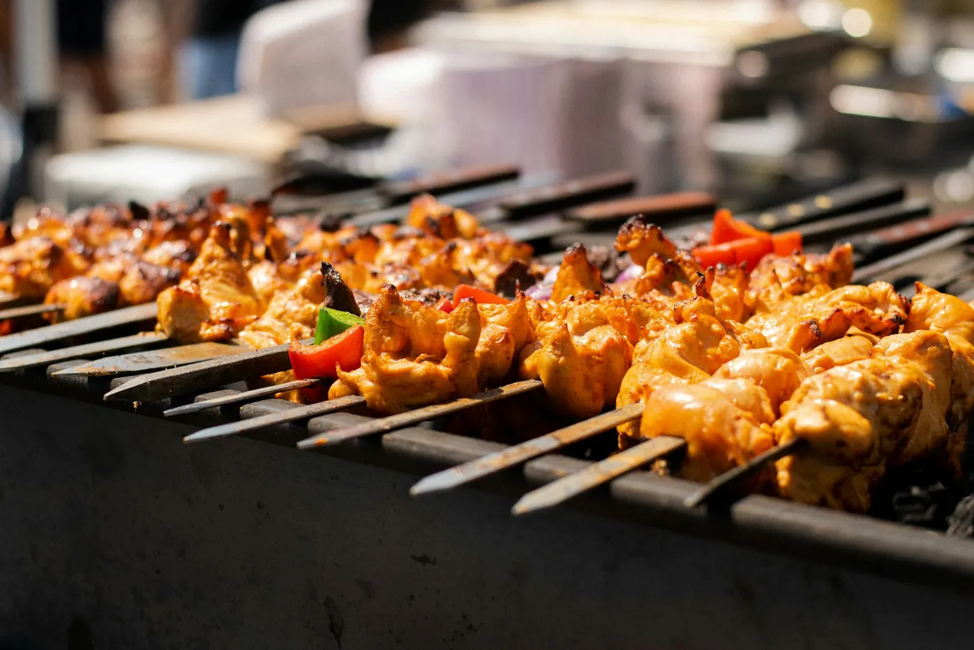 Partagez un mix-grill au barbecue chez Jaaba