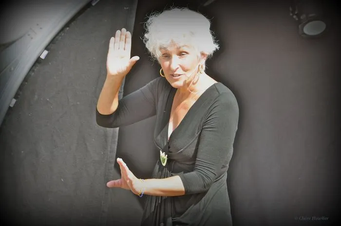 EN ATTENDANT LE SOLSTICE - Claire Garrigue