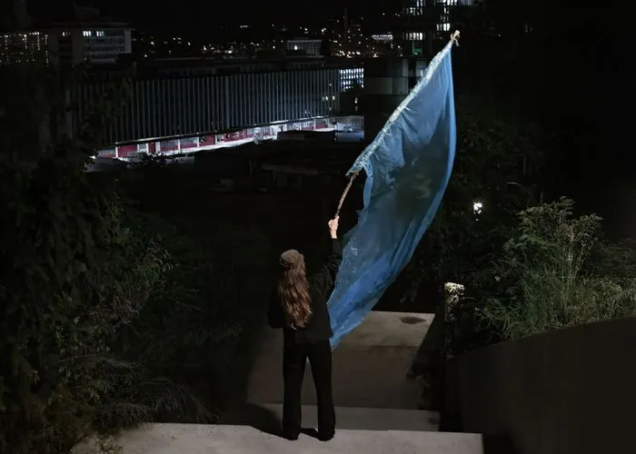 Eve Chariatte, NIGHT WALK