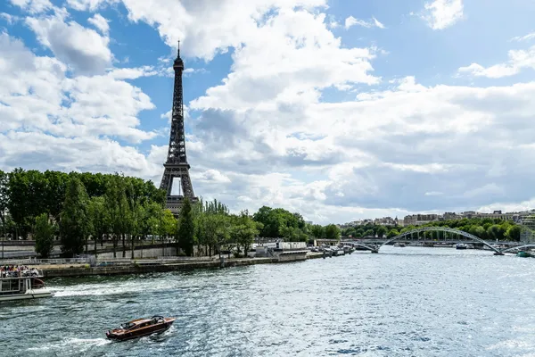 Visiter Paris en bateau privé