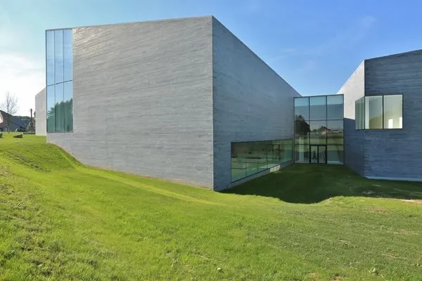 Visitez le musée en le dessinant