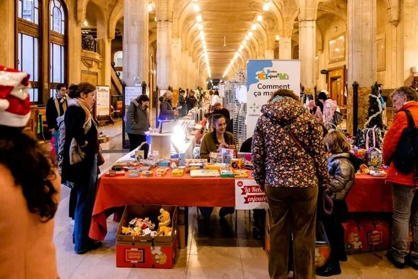 Marché de Noël local et durable : Mairie Christmas