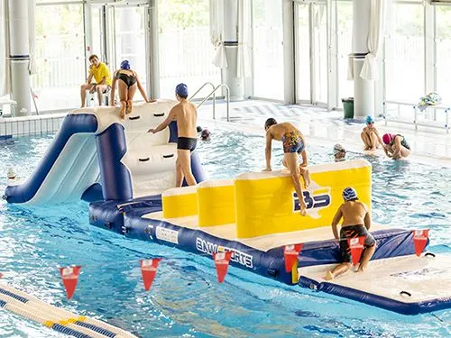Jeux aquatiques à la piscine Alex Jany